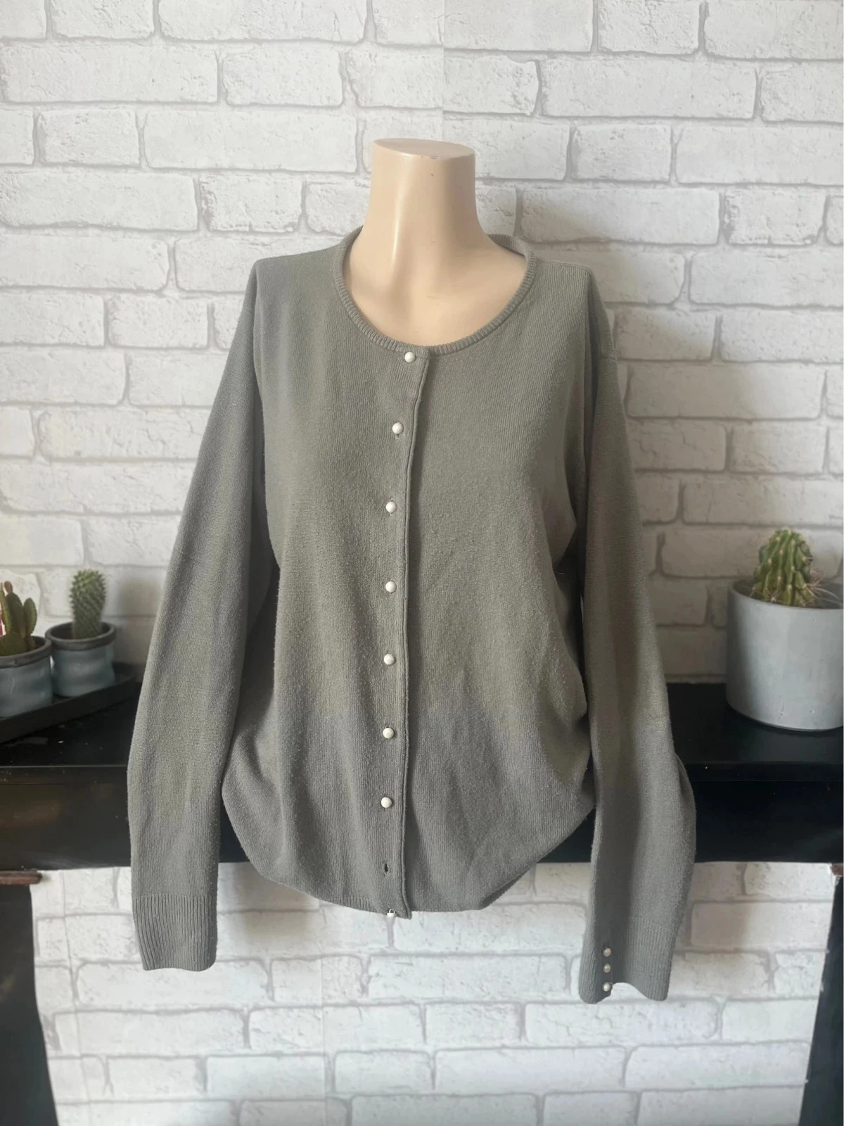 Gilet boutonné gris taupe – Taille 50 – Marque Daxon